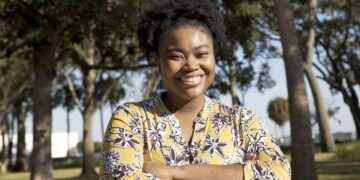 Dipecat Hingga Terlilit Utang, Carlina Williams Bangkit dengan Rp 72 Ribu_womanindonesia.co.id