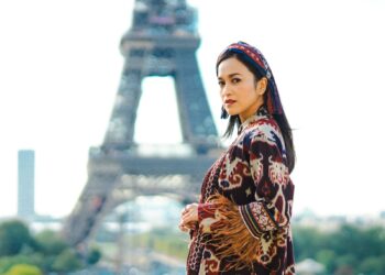 Laely Indah Lestari Hadir dengan Fashion Wastra_womanindonesia.co.id