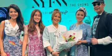 Coreta Louise Gaungkan Batik Indonesia di New York Fashion Week_womanindonesia.co.id