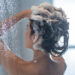Tips keramas agar tidak membuat rambut rusak - Womanindonesia.co.id