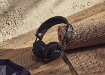 Headphone ramah lingkungan (Erajaya)