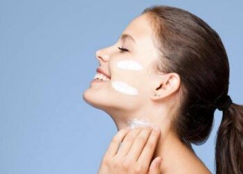 Pentingnya Memakai Sunscreen Sampai Leher_womanindonesia.co.id