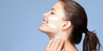 Pentingnya Memakai Sunscreen Sampai Leher_womanindonesia.co.id