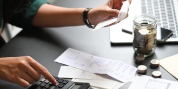 Hari Keuangan Nasional 2022: Tips Mengatur Keuangan di Tahun Resesi_womanindonesia.co.id