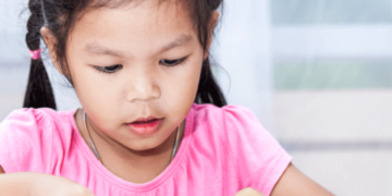 Simak 3 Cara Melatih Anak Disleksia Berbicara_womanindonesia.co.id