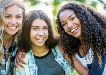 Ilustrasi Anak remaja perempuan. Selamat Hari Anak Perempuan Sedunia (Getty Image Signature)