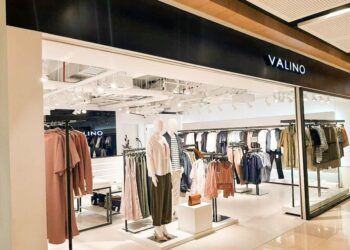 Valino Hadir di Tunjungan Plaza Surabaya Dengan Konsep Everyday Essential Look_womanindonesia.co.id