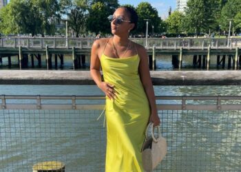 7 Inspirasi Dress Liburan Ke Pantai yang Fashionable_womanindonesia.co.id