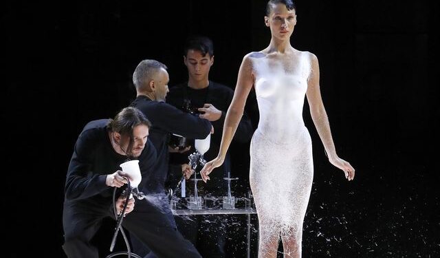 Serba-serbi Unik Di Paris Fashion Week 2022_womanindonesia.co.id