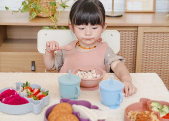 Cara Memilih Peralatan Makan Bayi yang Aman_womanindonesia.co.id