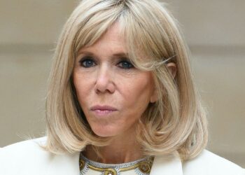 Mengintip Gaya Brigitte Macron Istri Presiden Prancis_womanindonesia.co.id