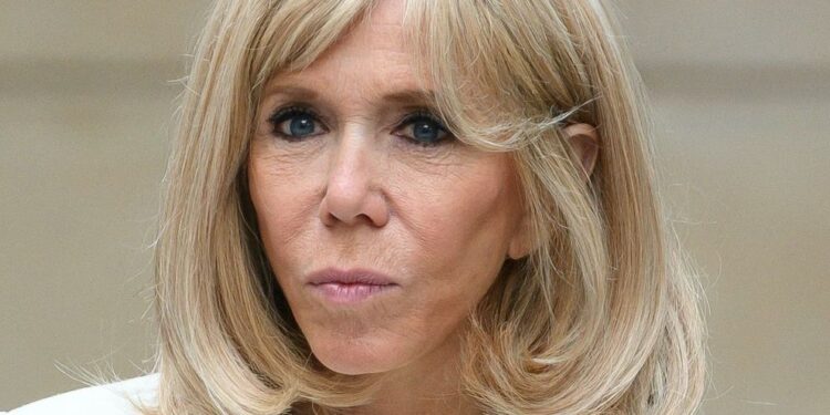 Mengintip Gaya Brigitte Macron Istri Presiden Prancis_womanindonesia.co.id
