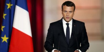 Inilah Sosok Emmanuel Macron Presiden Prancis Yang Terlihat Friendly_womanindonesia.co.id