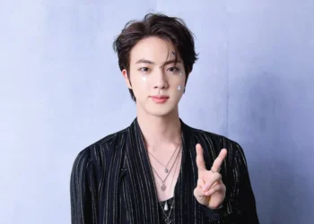 Jin BTS Menyapu 5 Posisi Teratas di Chart Billboard_womanindonesia.co.id