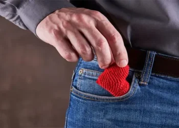 Mengenal Istilah Hubungan Pocketing dan 9 Tandanya_womanindonesia.co.id