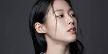 Seolhyun AOA Menandatangani Kontrak_womanindonesia.co.id