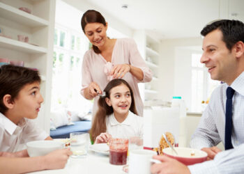 Hari Ayah Nasional 2022: Peran Penting Ayah Bagi Keluarga_womanindonesia.co.id