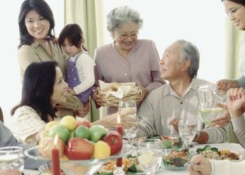 5 Manfaat Silaturahmi Dalam Keluarga Meski Hanya Bertanya Kabar_womanindonesia.co.id