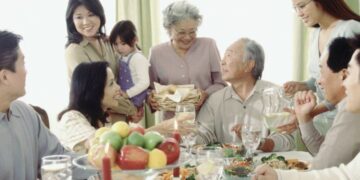 5 Manfaat Silaturahmi Dalam Keluarga Meski Hanya Bertanya Kabar_womanindonesia.co.id