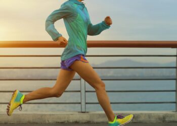 Buat Penggemar Olahraga Lari, Ini 4 Fashion Item Yang Wajib Kamu Punya_womanindonesia.co.id