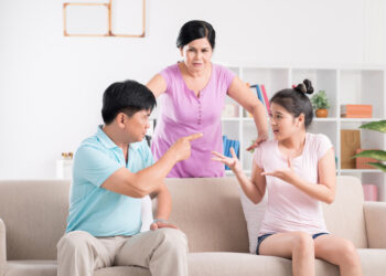 4 Pentingnya Komunikasi Keluarga Yang Sering Diabaikan_womanindonesia.co.id