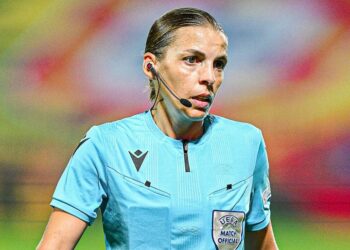 Stephanie Frappart Wasit Perempuan Paling Terkenal di Piala Dunia 2022_womanindonesia.co.id