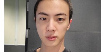 Penampilan Baru Jin BTS Jelang Wamil_womanindonesia.co.id