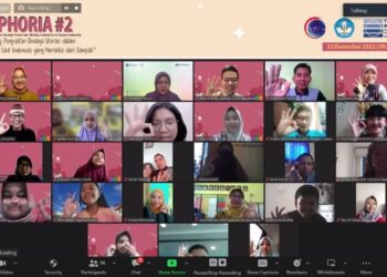 Para peserta yang ikut berperan serta dalm program EUPHORIA#2, untuk mewujudkan Indonesia merdeka dari sampah plastik