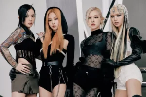 Hari Pertama Konser BLACKPINK, GBK Jadi Lautan Hitam-Pink 3 BLACKPINK Masuk Daftar "100 Lagu Terbaik Tahun 2022" Billboard_womanindoesia.co.id
