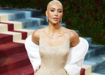 5 Gaya Busana Aktris yang Menyita Perhatian di 2022_womanindonesia.co.id