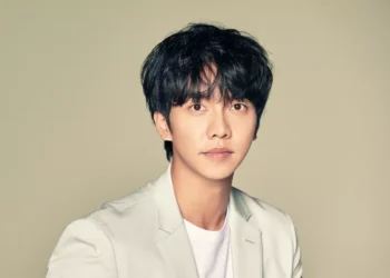 Akhira Hook Entertainment Bayar 64 Miliar Rupiah ke Lee Seung Gi_womanindonesia.co.id