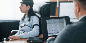 Cara Kerja Lie Detector, Benarkah Bisa Ungkap Kebohongan?_womanindonesia.co.id