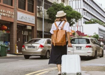 Gaya Stylist Namun Simple Saat Liburan_womanindonesia.co.id