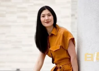 Kisah Inspiratif, Setelah Dipecat Pramugari 50 Tahun Ini Dipinang 3 Masakapai LN_womanindonesia.co.id