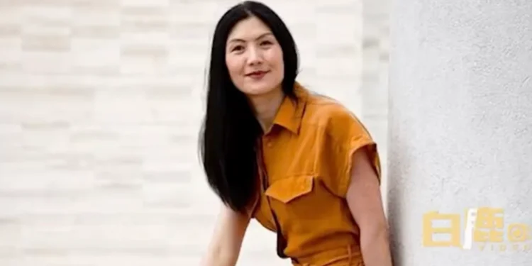 Kisah Inspiratif, Setelah Dipecat Pramugari 50 Tahun Ini Dipinang 3 Masakapai LN_womanindonesia.co.id