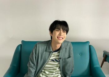 Doyoung NCT sedang berulang tahun - Womanindonesia.co.id