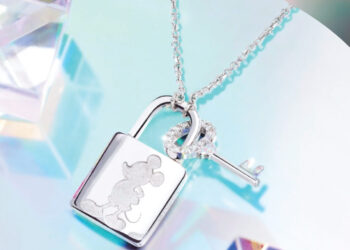 2 Pesan Cinta Mickey dan Minnie Hadir Dalam Koleksi Perhiasan_womanindonesia.co.id