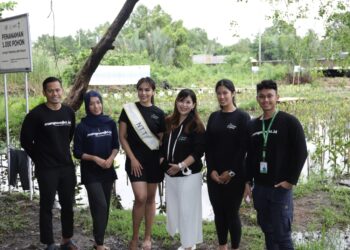 Jaga Kelestarian Lingkungan, Miss Indonesia NTT Tanam 100 Pohon Mangrove_Womanindonesia.co.id