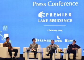 Kiri ke kanan : CEO PT SRI PERTIWI SEJATI, Ming Liang ; Director PT Premier Qualitas Indonesia, Tomoaki Kinoshita ; Presiden Director PT Premier Qualitas Indonesia, David Partono ; Project Director Premier Lake Residence, Benoit Giroux