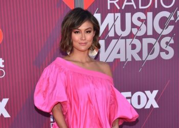 Agnez Mo Pernah Diajak Gabung Illuminating_womanindonesia.co.id
