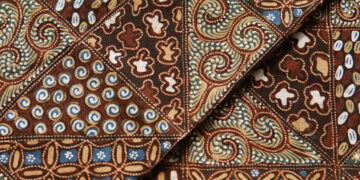 7 Jenis Batik Indonesia dengan Corak Klasik yang Memukau_womanindonesia.co.id