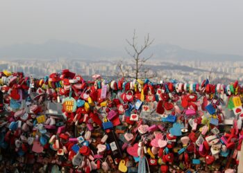 Tempat gembok cinta populer untuk rayakan valentine - Womanindonesia.co.id