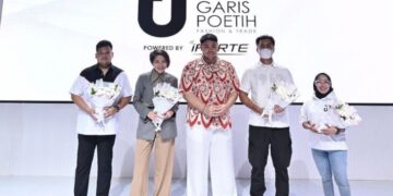 Merek Lokal Bersinar di Peragaan Busana Garis Poetih 2023_womanindonesia.co.id