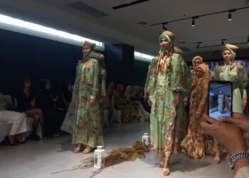 Indonesia Modest Fashion Desainer Gelar Acara Royal Raya Runway 2023_womanindonesia.co.id
