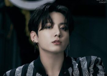 Jungkook BTS Menunjukkan Bakat Musik Barunya dengan Cover Lagu Frances 'Derniere Danse'_womanindonesia.co.id