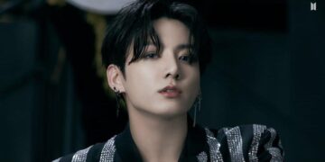 Jungkook BTS Menunjukkan Bakat Musik Barunya dengan Cover Lagu Frances 'Derniere Danse'_womanindonesia.co.id