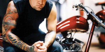 5 Selebriti Pria Terkenal yang Selingkuh Padahal Istrinya Cantik_womanindonesia.co.id