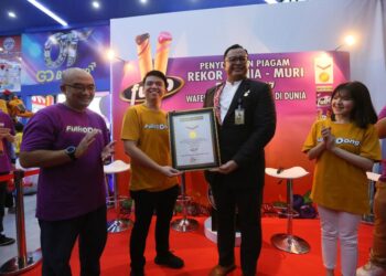 FULLO Catat Rekor MURI: Wafer Stick Terpanjang di PRJ_Womanindonesia.co.id