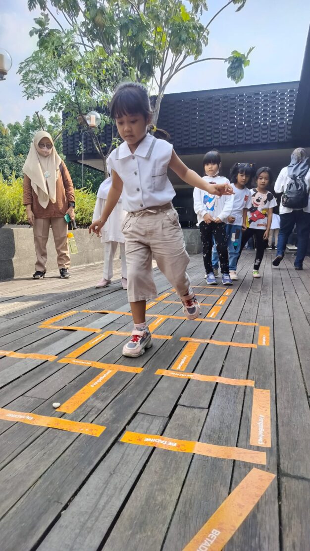 Peran Orangtua dalam Menciptakan Lingkungan Aman Bagi Anak 2 Peran Orangtua dalam Menciptakan Lingkungan Aman bagi Anak Womanindonesia.co.id