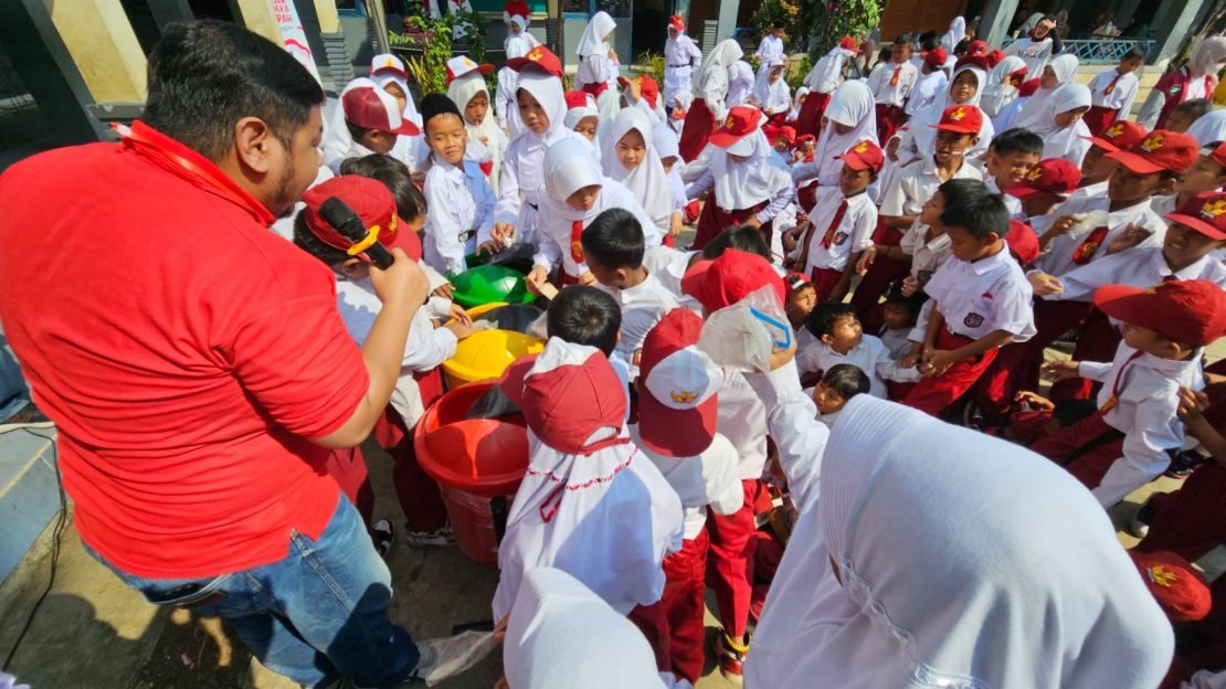 Anak-anak di Bantargebang Rayakan HUT RI ke 78_womanindonesia.co.id